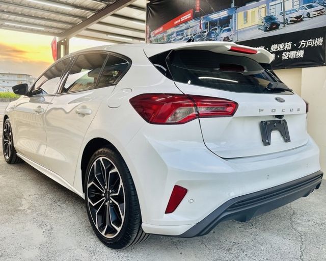 潔承汽車｜FOCUS｜1.5｜ST-line｜渦輪增壓｜原鈑件｜YES認證  第5張相片