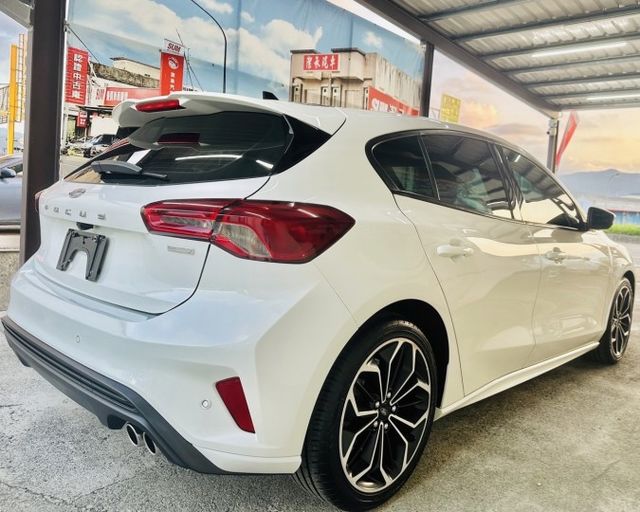潔承汽車｜FOCUS｜1.5｜ST-line｜渦輪增壓｜原鈑件｜YES認證  第6張相片