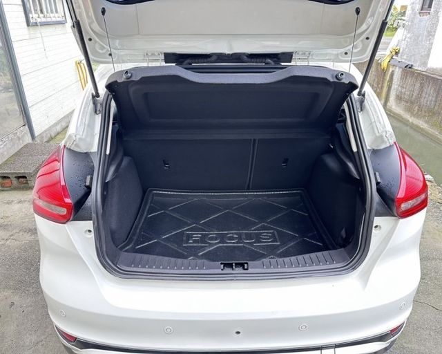 潔承汽車｜FOCUS｜1.5｜渦輪增壓｜有安卓機｜原鈑件｜實跑17.8萬公里｜YES認證  第14張相片