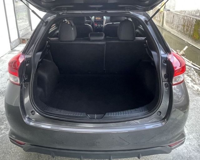 潔承汽車｜YARIS｜1.5｜保值小車｜車美無事故｜實跑6.2萬公里｜已認證  第15張相片
