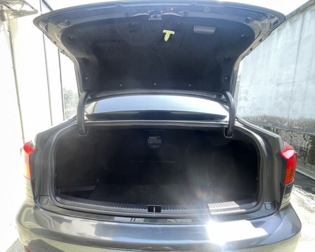 潔承汽車｜IS250｜2.5｜自然進氣｜208HP大馬力｜天窗｜i key免鑰｜電動椅｜全車原鈑件｜YES認證  第18張相片