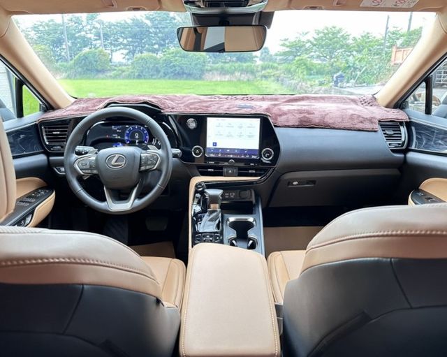 潔承汽車｜NX200｜2.0｜豪華版｜全新改款｜科技配備升級｜空間舒適提升｜全車原漆原鈑件｜只跑6萬4｜原廠保固中  第14張相片