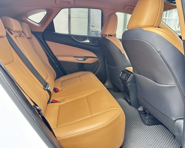 潔承汽車｜NX200｜2.0｜豪華版｜全新改款｜科技配備升級｜空間舒適提升｜全車原漆原鈑件｜只跑6萬4｜原廠保固中  第16張相片