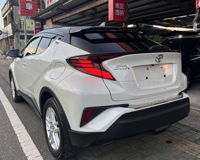 潔承汽車｜C-HR｜1.2｜豪華版｜渦輪增壓｜全車原鈑件｜只跑6萬9｜可認證  第4張相片