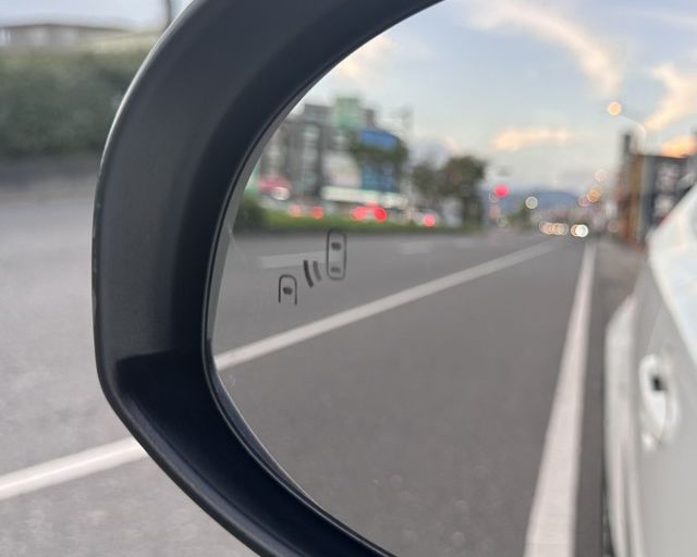 潔承汽車｜C-HR｜1.2｜豪華版｜渦輪增壓｜全車原鈑件｜只跑6萬9｜可認證  第5張相片