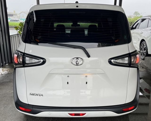 潔承汽車｜SIENTA｜1.8｜豪華版版｜5人座｜I key免鑰｜安卓機｜衛星導航｜倒車顯影｜原鈑件｜已認證  第3張相片