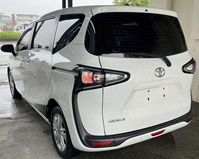 潔承汽車｜SIENTA｜1.8｜豪華版版｜5人座｜I key免鑰｜安卓機｜衛星導航｜倒車顯影｜原鈑件｜已認證  第4張相片