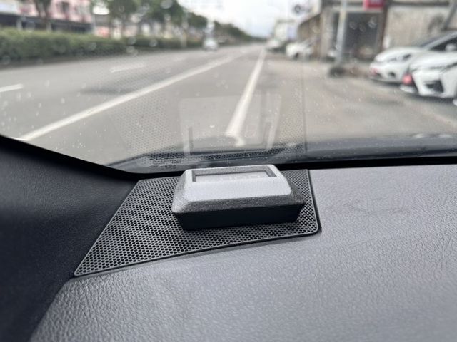 潔承汽車｜Yaris｜1.5｜衛星導航｜倒車顯影｜Apple CarPlay｜僅跑5萬2｜認證車  第12張相片