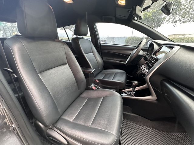 潔承汽車｜Yaris｜1.5｜衛星導航｜倒車顯影｜Apple CarPlay｜僅跑5萬2｜認證車  第17張相片