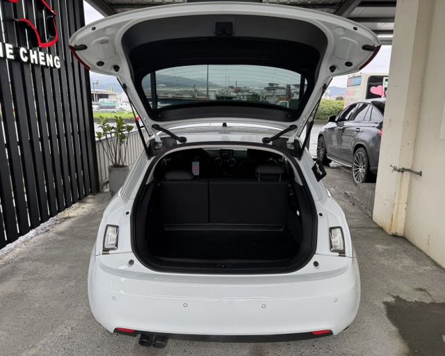 潔承汽車｜A1｜Sportback｜1.4｜倒車顯影｜換檔快撥｜原鈑件｜僅跑12.2萬｜認證車  第13張相片
