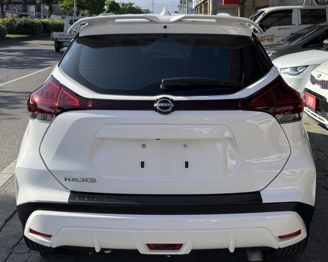 潔承汽車｜KICKS｜1.6｜旗艦版｜原廠影音｜360度環景｜CarPlay｜原鈑件｜僅跑2萬6｜認證車  第3張相片