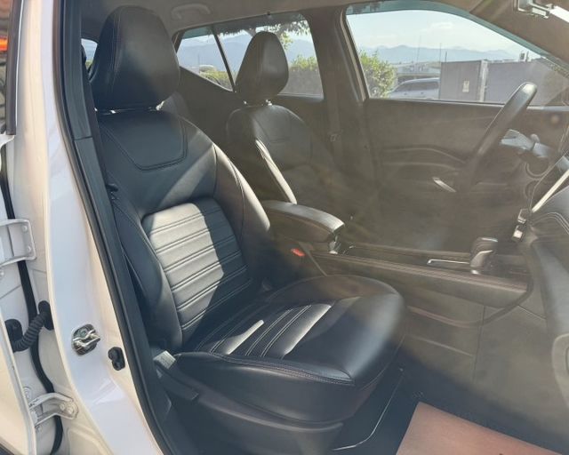 潔承汽車｜KICKS｜1.6｜旗艦版｜原廠影音｜360度環景｜CarPlay｜原鈑件｜僅跑2萬6｜認證車  第12張相片