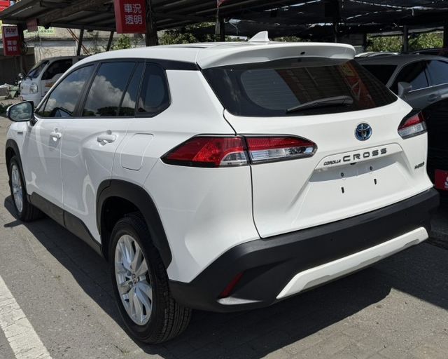 潔承汽車｜Corolla Cross｜Hybrid｜豪華版｜1.8｜安卓主機｜原鈑件｜僅跑4萬5｜認證車  第4張相片