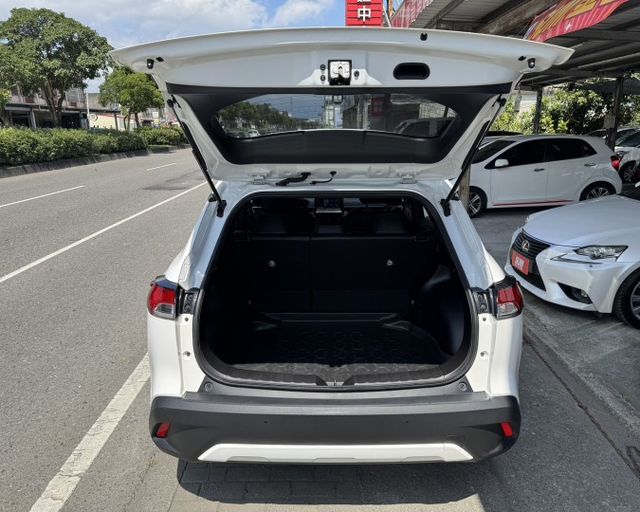 潔承汽車｜Corolla Cross｜Hybrid｜豪華版｜1.8｜安卓主機｜原鈑件｜僅跑4萬5｜認證車  第13張相片