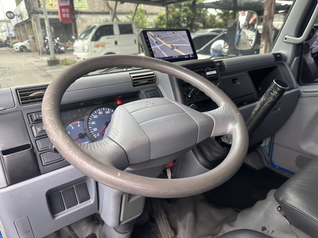 潔承汽車｜堅達｜四期｜11尺半｜柴油｜3.0｜手排｜升降尾門｜原鈑件｜只跑13萬｜YES認證  第7張相片