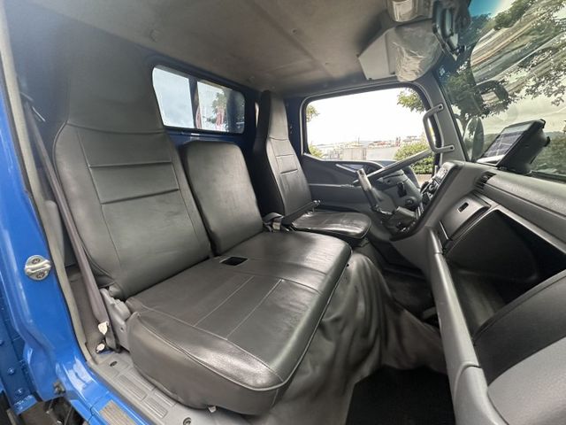 潔承汽車｜堅達｜四期｜11尺半｜柴油｜3.0｜手排｜升降尾門｜原鈑件｜只跑13萬｜YES認證  第10張相片