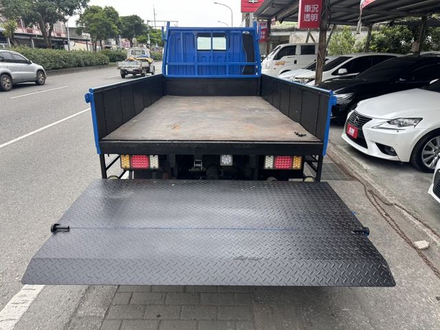 潔承汽車｜堅達｜四期｜11尺半｜柴油｜3.0｜手排｜升降尾門｜原鈑件｜只跑13萬｜YES認證  第15張相片