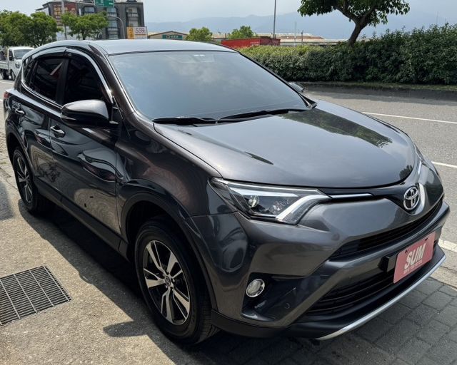 潔承汽車｜RAV4｜2.0｜豪華版｜小改款｜I key｜衛星導航｜倒車顯影｜駕駛座電動椅｜實跑16萬｜認證車  第2張相片