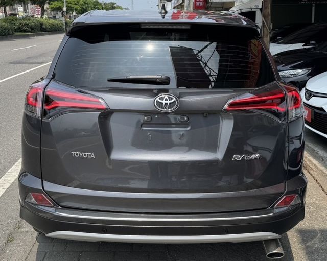 潔承汽車｜RAV4｜2.0｜豪華版｜小改款｜I key｜衛星導航｜倒車顯影｜駕駛座電動椅｜實跑16萬｜認證車  第3張相片