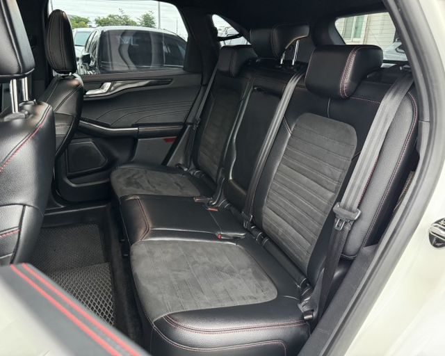 潔承汽車｜KUGA｜2.0｜ST-Line｜AWD｜全景天窗｜盲點偵測｜B&O音響｜ACC跟車｜僅跑7萬3｜認證車  第14張相片