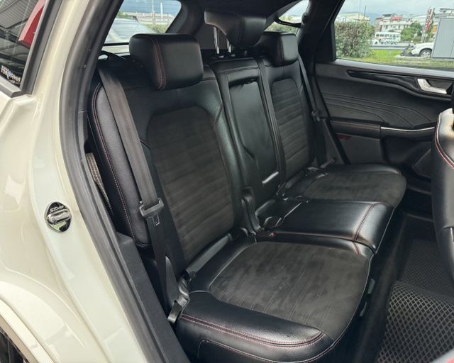 潔承汽車｜KUGA｜2.0｜ST-Line｜AWD｜全景天窗｜盲點偵測｜B&O音響｜ACC跟車｜僅跑7萬3｜認證車  第17張相片