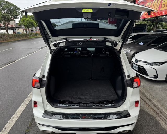 潔承汽車｜KUGA｜2.0｜ST-Line｜AWD｜全景天窗｜盲點偵測｜B&O音響｜ACC跟車｜僅跑7萬3｜認證車  第18張相片