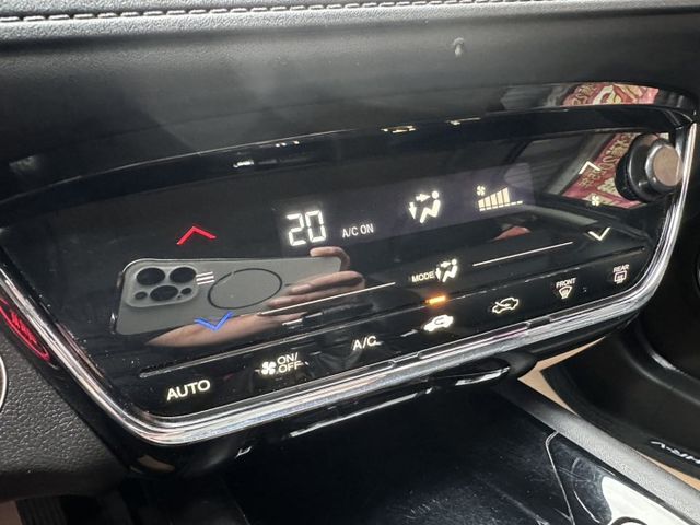 潔承汽車｜HR-V｜1.8｜S版｜I key免鑰｜衛星導航｜倒車顯影｜定速系統｜僅跑10萬｜認證車  第8張相片