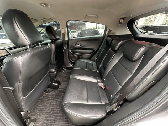 潔承汽車｜HR-V｜1.8｜S版｜I key免鑰｜衛星導航｜倒車顯影｜定速系統｜僅跑10萬｜認證車  第13張相片