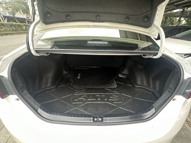 潔承汽車｜ALTIS｜1.8｜11.5代｜豪華版｜安卓主機｜衛星導航｜倒車顯影｜定速｜原鈑件｜只跑11.2萬｜可認證  第17張相片