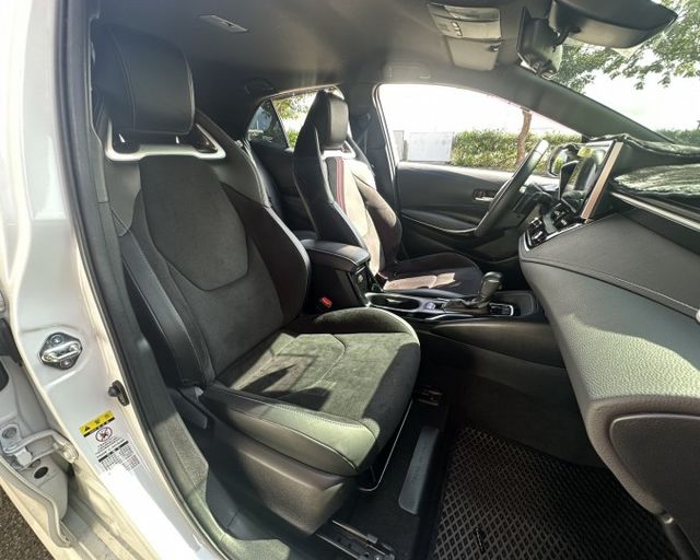 潔承汽車｜Corolla Sport｜2.0｜旗艦版｜ACC跟車｜車偏警示｜駕駛座電動椅｜全車原鈑件｜只跑6萬｜可認證  第15張相片