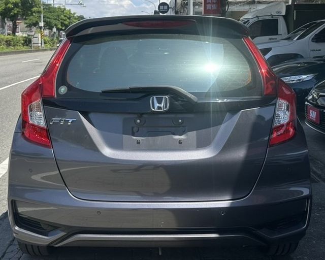 潔承汽車｜Fit｜1.5｜S版｜一鍵啟動｜衛星導航｜倒車顯影｜定速系統｜全車原鈑件｜只跑14萬｜認證車  第3張相片