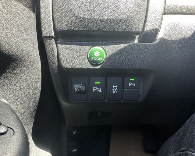 潔承汽車｜Fit｜1.5｜S版｜一鍵啟動｜衛星導航｜倒車顯影｜定速系統｜全車原鈑件｜只跑14萬｜認證車  第7張相片