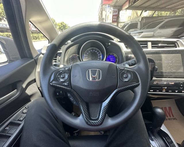 潔承汽車｜Fit｜1.5｜S版｜一鍵啟動｜衛星導航｜倒車顯影｜定速系統｜全車原鈑件｜只跑14萬｜認證車  第8張相片