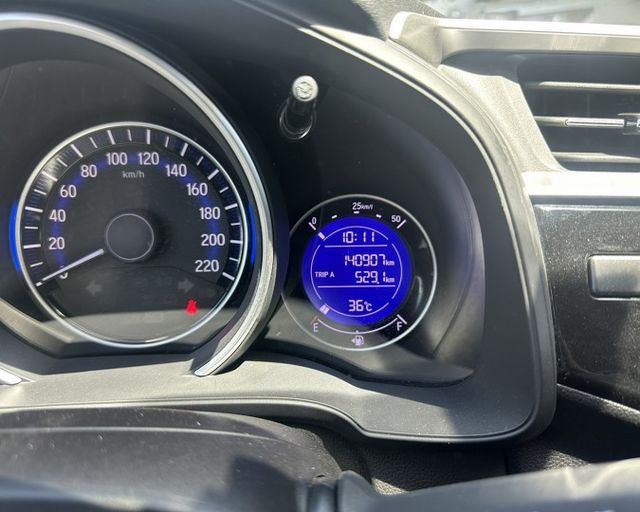 潔承汽車｜Fit｜1.5｜S版｜一鍵啟動｜衛星導航｜倒車顯影｜定速系統｜全車原鈑件｜只跑14萬｜認證車  第9張相片