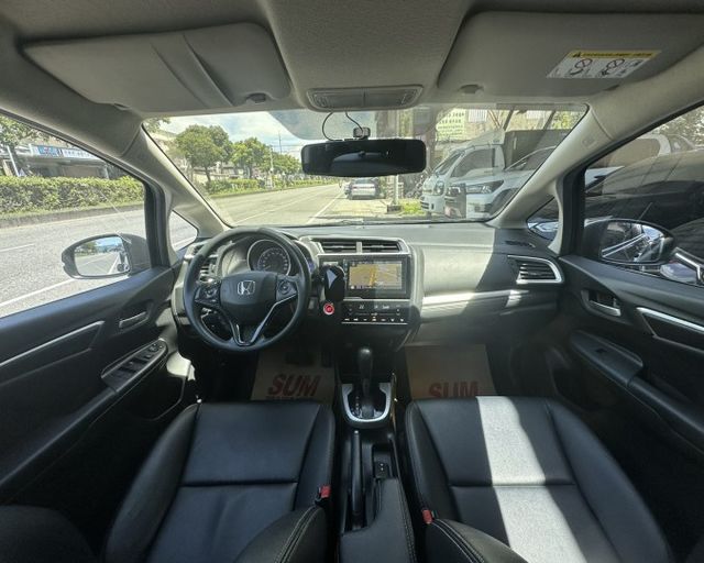 潔承汽車｜Fit｜1.5｜S版｜一鍵啟動｜衛星導航｜倒車顯影｜定速系統｜全車原鈑件｜只跑14萬｜認證車  第12張相片