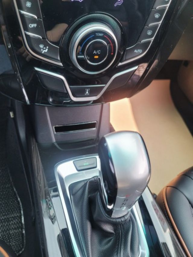 ☑實車實價 ☑優質休旅 ☑低里程 ☑配備滿 新引擎 更省油 車況優質無待修 空間、配備都滿滿  第11張相片