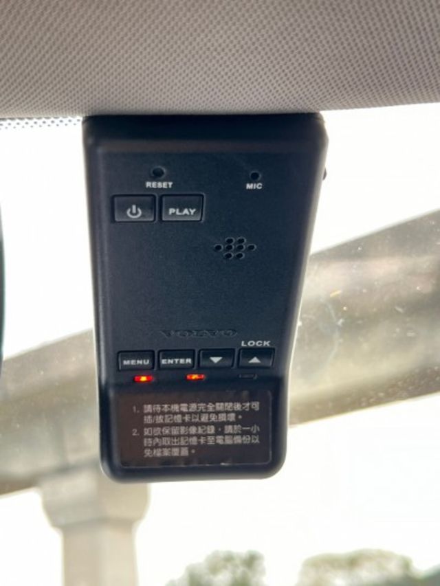 V60 D3 柴油版 ☑原版件美車 ☑車況優質無待修 ☑里程保證 ☑實車在庫 盲點偵測 定速 雙電動椅  第6張相片