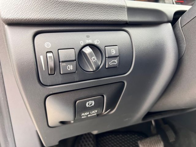 V60 D3 柴油版 ☑原版件美車 ☑車況優質無待修 ☑里程保證 ☑實車在庫 盲點偵測 定速 雙電動椅  第14張相片