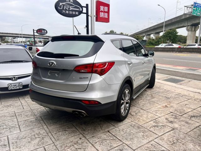 超省油休旅車 ☑5+2 ☑柴油 ☑無待修 ☑尊爵款  全景天窗 環景影像 iKEY  第2張相片