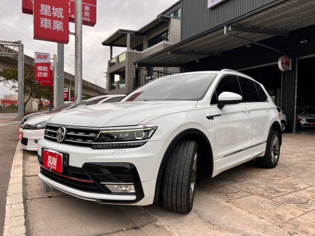 400TDI CP值超高的柴油 R-LINE版 ACC跟車  App-Connect 聲控導航 感應式尾門  第1張相片