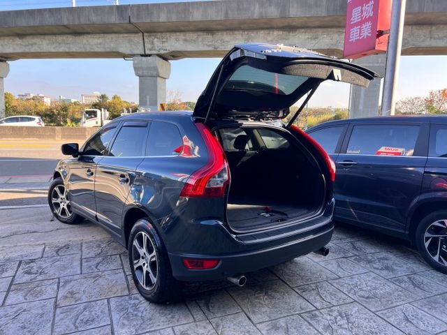 XC60 T5 2.0渦輪 前車主超顧車 ☑原版件 ☑無待修 ☑里程保證 ☑車況透明  第17張相片