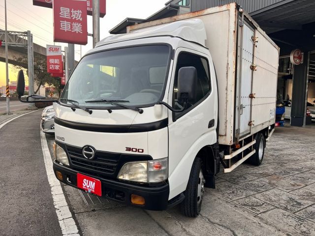 2010 HINO 11.5呎 加高190公分車廂 雙側開門 導流板 大尺寸尾門 里程保證 附發票 可全貸  第1張相片
