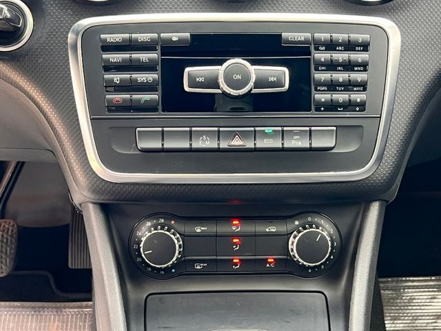 A200CDI柴油.總代理.跑少.全景天窗.雙電動椅.倒車影像.行車紀錄器.換檔撥片.定速.電折後視鏡.恆溫.五門  第12張相片