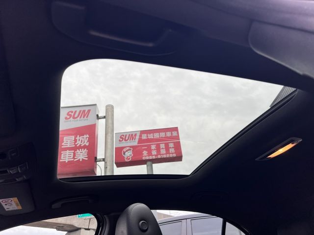 A200CDI柴油.總代理.跑少.全景天窗.雙電動椅.倒車影像.行車紀錄器.換檔撥片.定速.電折後視鏡.恆溫.五門  第17張相片