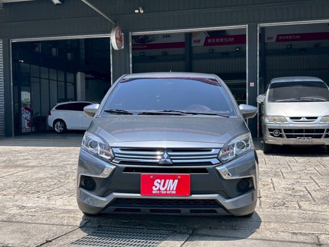 2020 典藏款 ☑代步首選 ☑小車好用 ☑輪胎剛換，CP值高，大螢幕車機 Carplay 倒車顯影 導航 氣氛燈  第2張相片