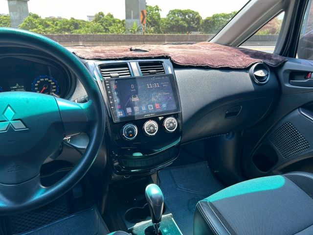 2020 典藏款 ☑代步首選 ☑小車好用 ☑輪胎剛換，CP值高，大螢幕車機 Carplay 倒車顯影 導航 氣氛燈  第9張相片