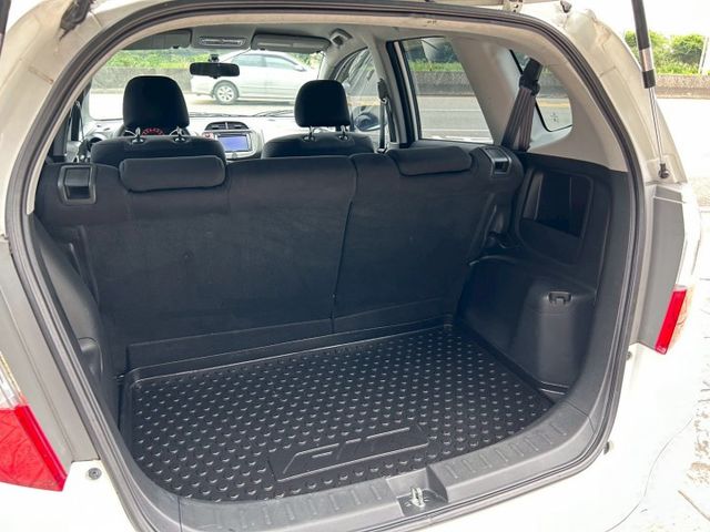 2010年 FIT VTI-S版 ☑稀有低里程 ☑原版件 極品美車,代步車,小車首選 倒車顯影,倒車雷達,衛星導航,電折  第6張相片