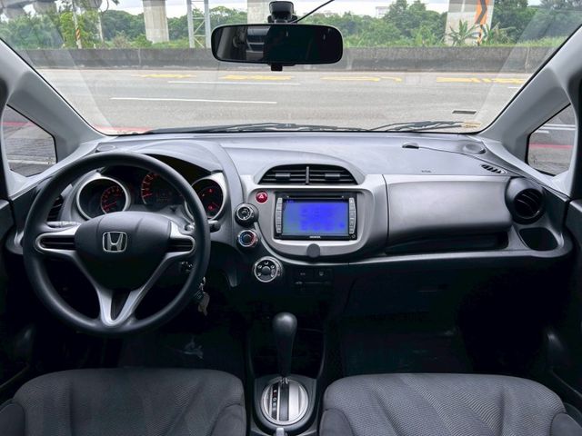 2010年 FIT VTI-S版 ☑稀有低里程 ☑原版件 極品美車,代步車,小車首選 倒車顯影,倒車雷達,衛星導航,電折  第7張相片