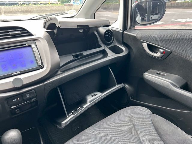 2010年 FIT VTI-S版 ☑稀有低里程 ☑原版件 極品美車,代步車,小車首選 倒車顯影,倒車雷達,衛星導航,電折  第14張相片