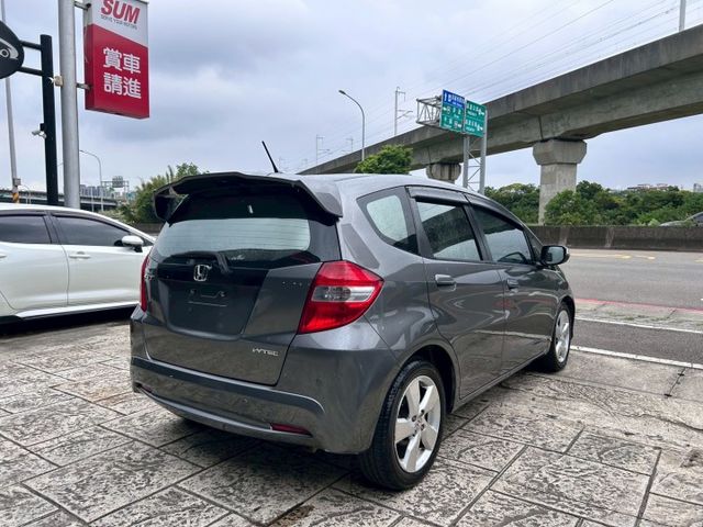 1.5 VTI-S版｜五門代步小車｜年份新、里程低｜代步、新鮮人首選｜換檔撥片、定速巡航  第3張相片